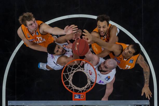 面对强劲的 面对强劲的